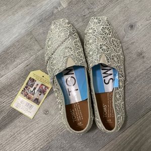 Sparkly women’s toms